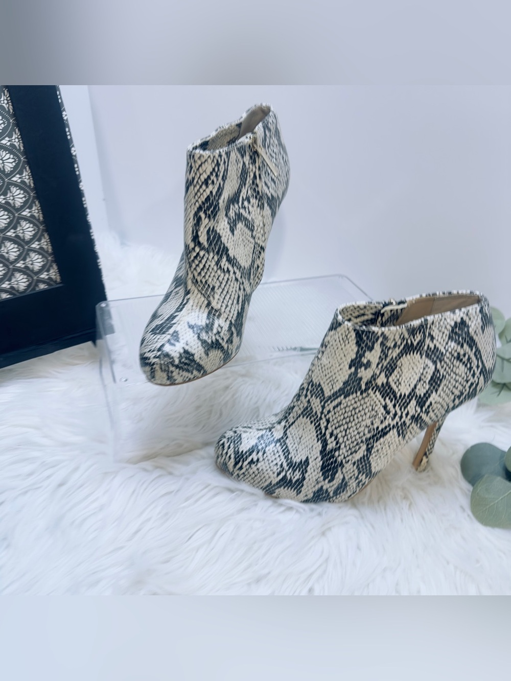 Jennifer Lopez Black and Cream Snake-Skin Print Heeled Ankle Boots/ Booties 8.5